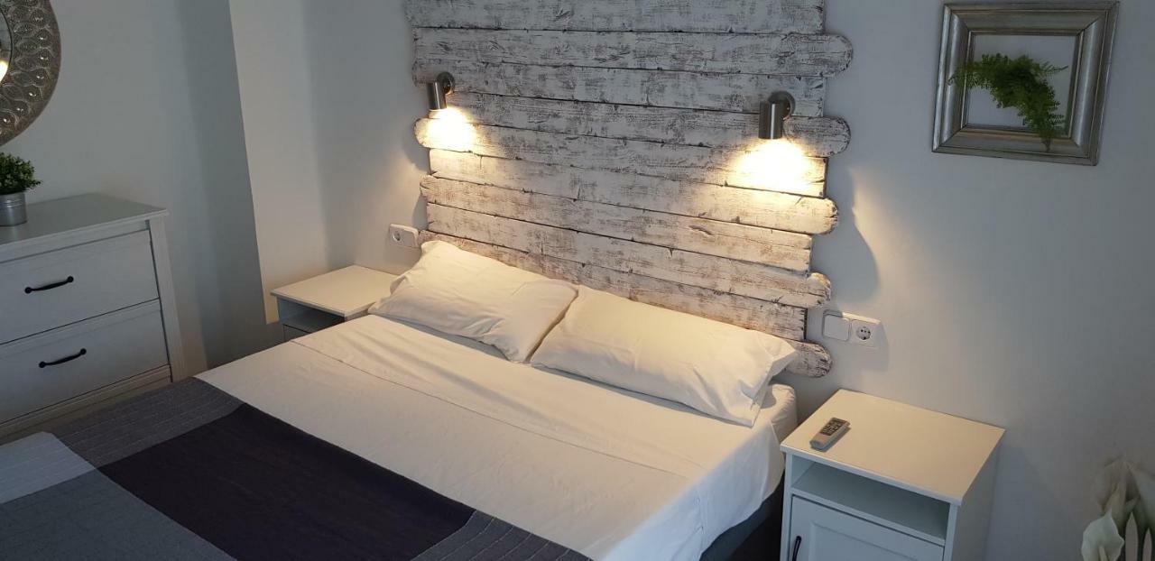 Domus Valencia Apartamentos Centro Frente A Torres De Serrano Eksteriør billede