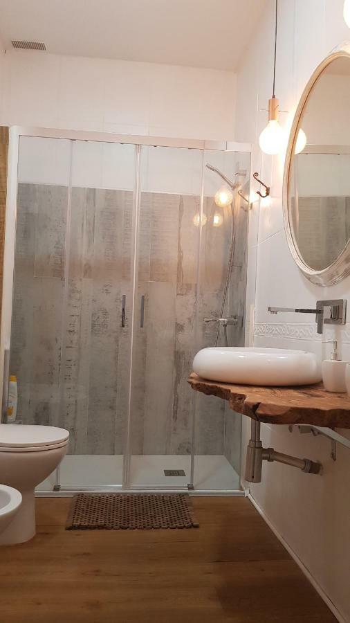 Domus Valencia Apartamentos Centro Frente A Torres De Serrano Eksteriør billede