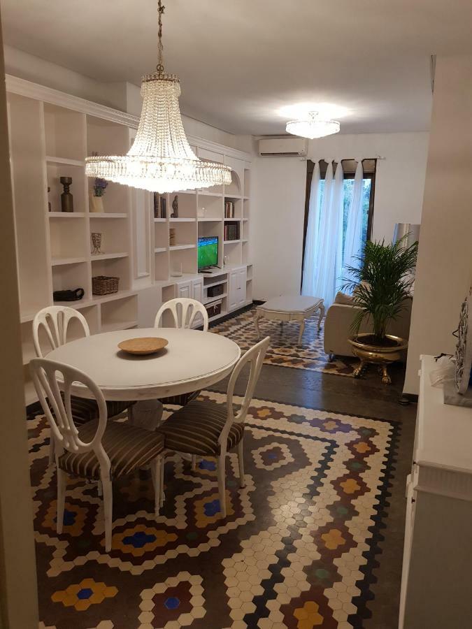 Domus Valencia Apartamentos Centro Frente A Torres De Serrano Eksteriør billede
