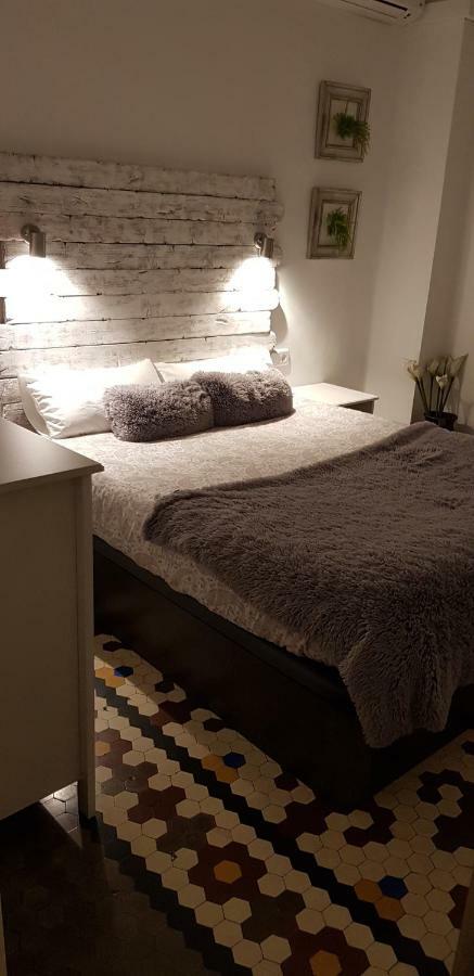 Domus Valencia Apartamentos Centro Frente A Torres De Serrano Eksteriør billede