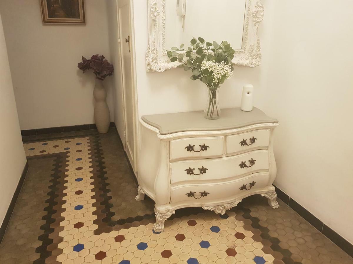 Domus Valencia Apartamentos Centro Frente A Torres De Serrano Eksteriør billede