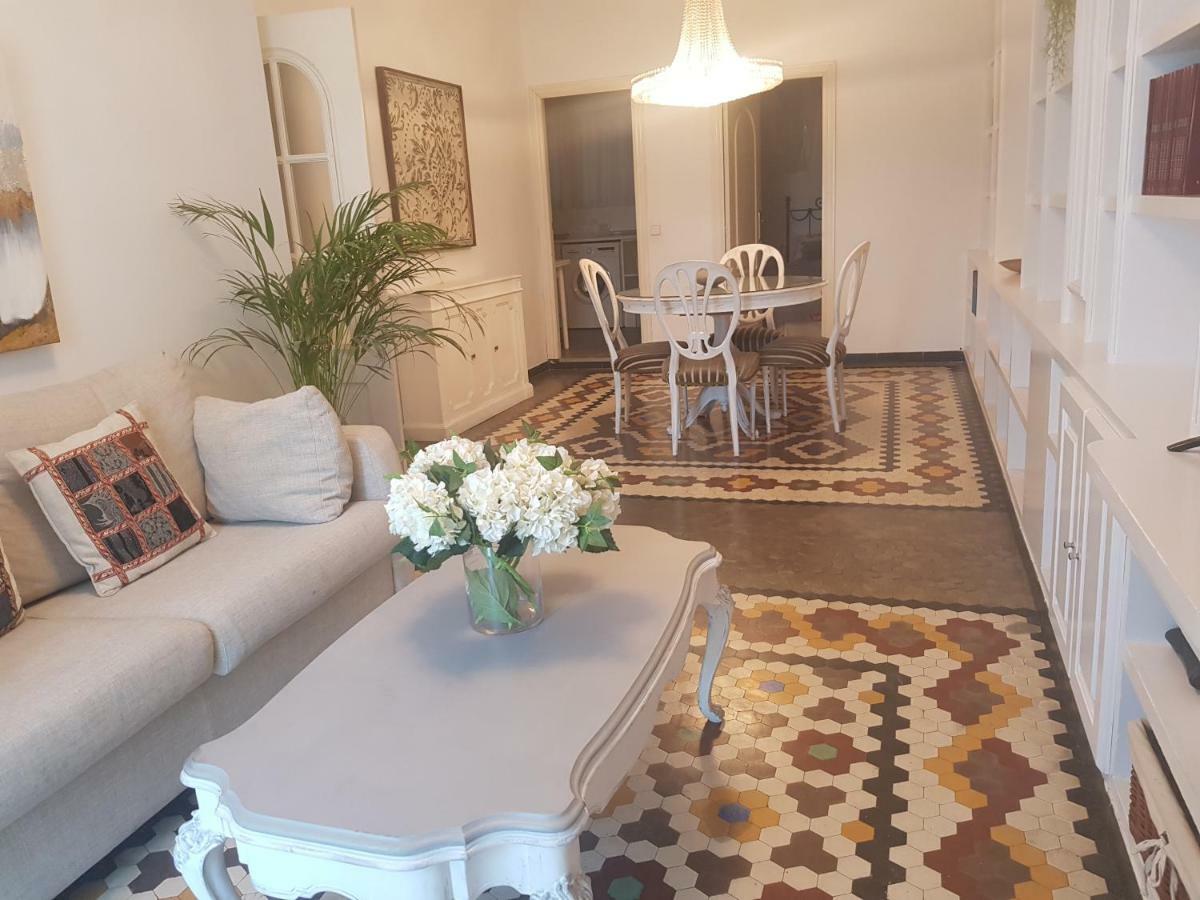 Domus Valencia Apartamentos Centro Frente A Torres De Serrano Eksteriør billede